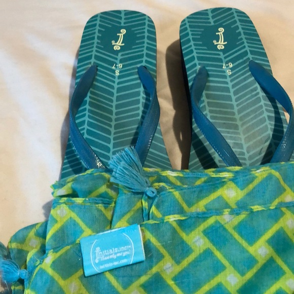 Initial Inc. Scarf - Picture 5 of 5